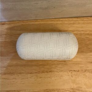 Oakley Hard Shell “0” White Eyeglass Case